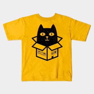 Cats love boxes Kids T-Shirt